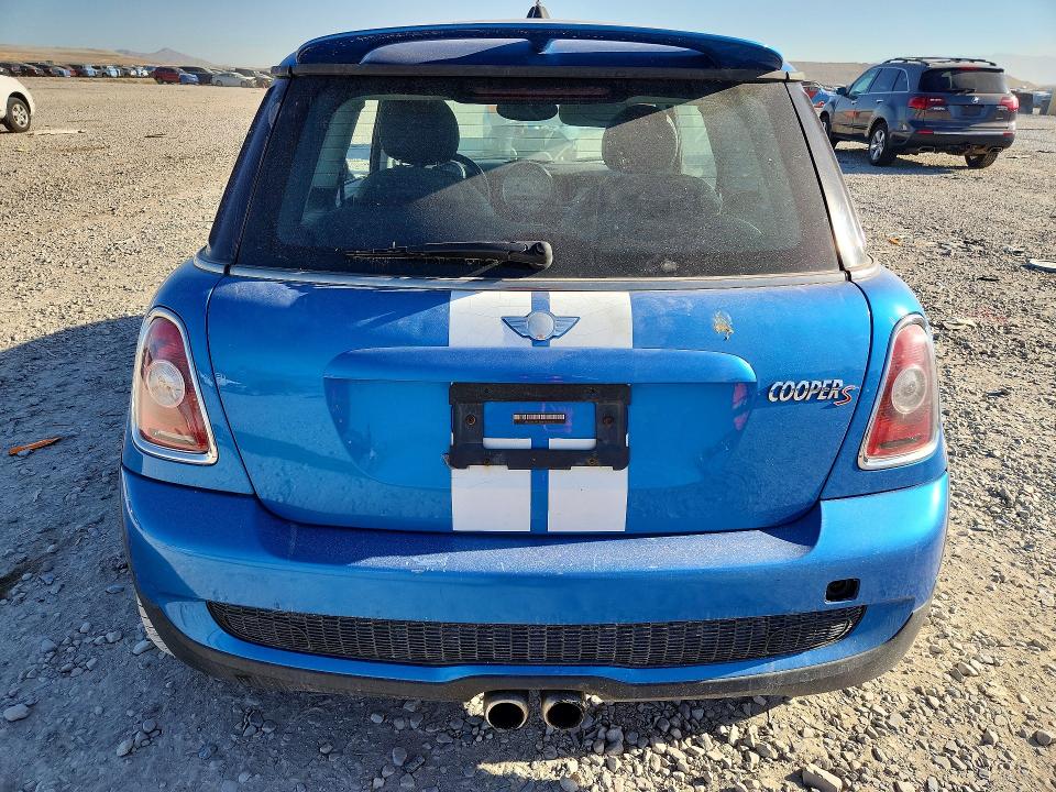 2008 Mini Cooper VIN WMWMF73518TT87567 COPART salvage auction — MINOR DENT/SCRATCHES, Ut - Certificate Of Title (P), sold $1,100 on 2026-08-04 (photo 6)