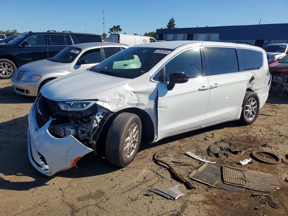 2025 Chrysler Pacifica VIN 2C4RC1BG7SR531770 — COPART salvage auction photo