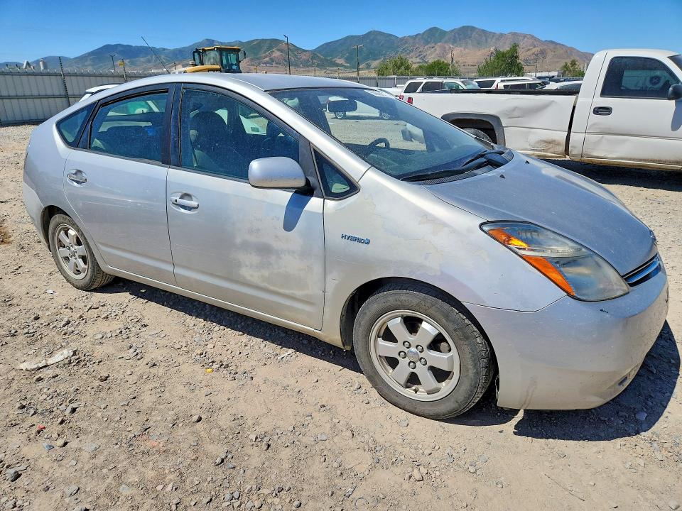 2008 Toyota Prius VIN JTDKB20U387704259 COPART salvage auction — MINOR DENT/SCRATCHES, Co - Public - Salvage Title, sold $575 on 2026-07-10 (photo 4)