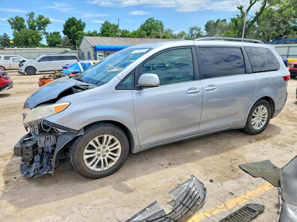 2015 Toyota Sienna VIN 5TDYK3DC3FS661580 COPART salvage auction — FRONT END, Ks - Cert Of Title-Salvage, sold $2,950 on 2026-07-20 (photo 1)