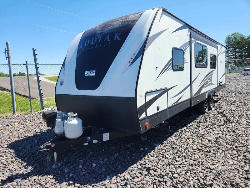 2018 Keystone Kodiak VIN 4YDT28821JJ973277 COPART salvage auction — ROOF, IN - CERT OF TITLE-SALVAGE TITLE, sold $4,500 on 2026-08-12 (photo 2)