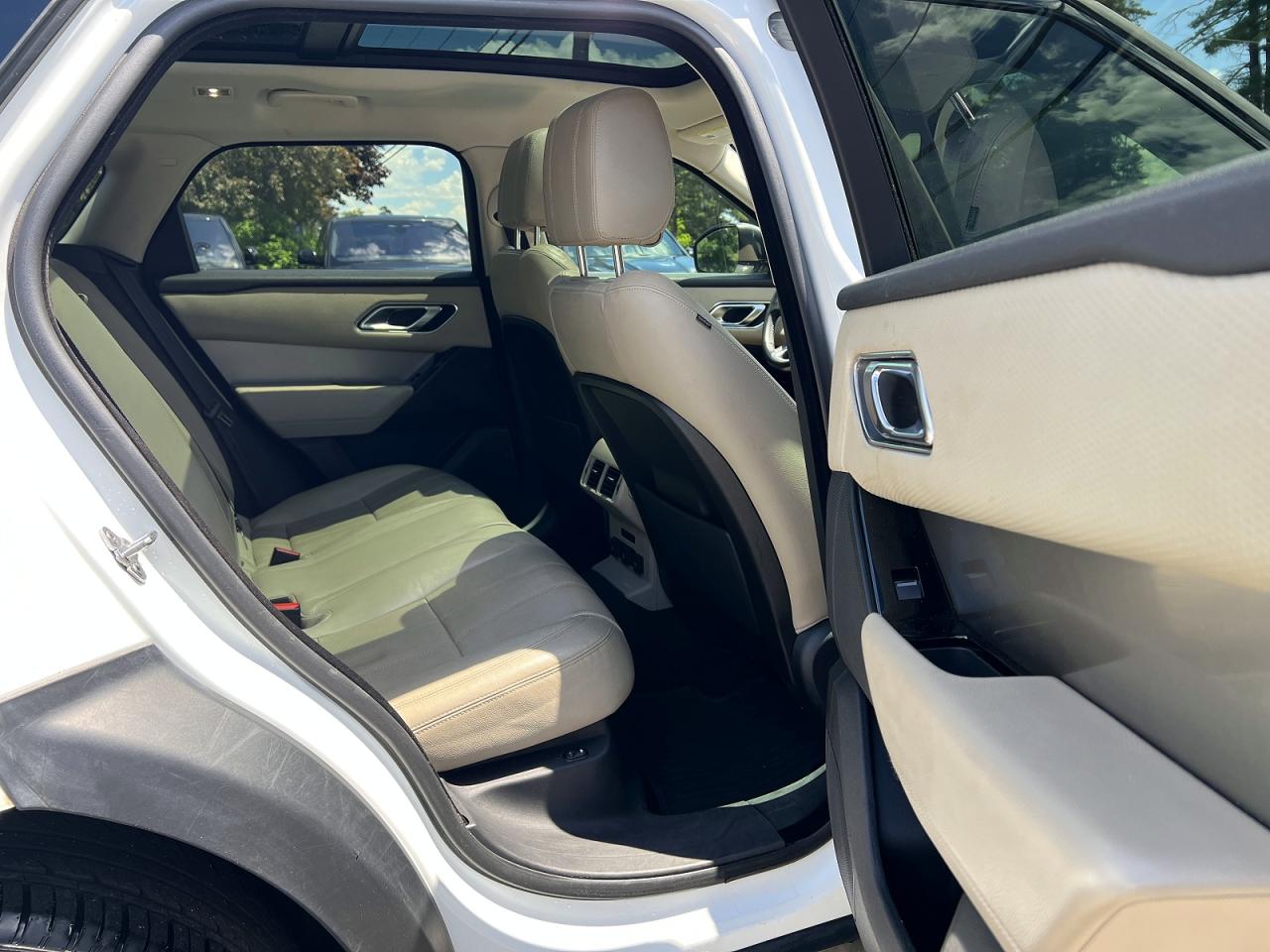 2019 Land Rover Range Rover Velar VIN SALYB2EX3KA781326 COPART salvage auction — Minor Dent/Scratches, GA - CERTIFICATE OF TITLE (P), sold $11,400 on 2026-07-01 (photo 6)