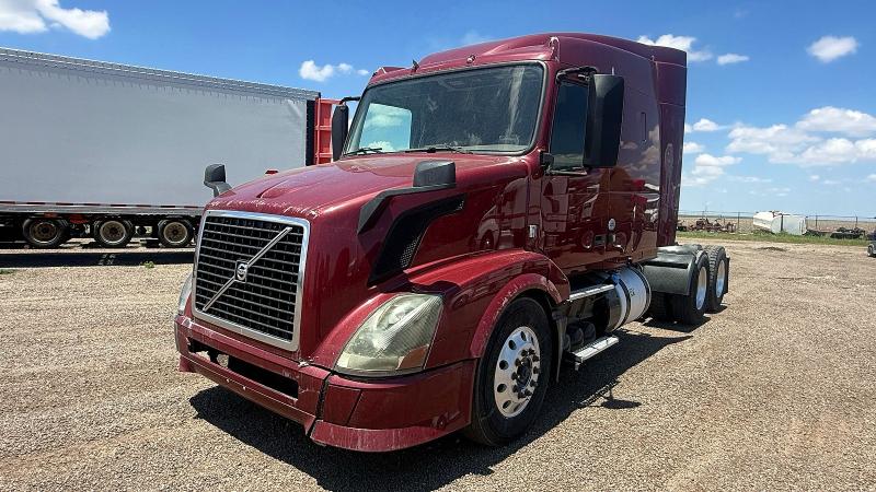 2014 Volvo VIN 4V4NC9EH4EN161613 COPART salvage auction — FRONT END, Ia - Certificate Of Title (P), sold $6,200 on 2026-07-10 (photo 2)