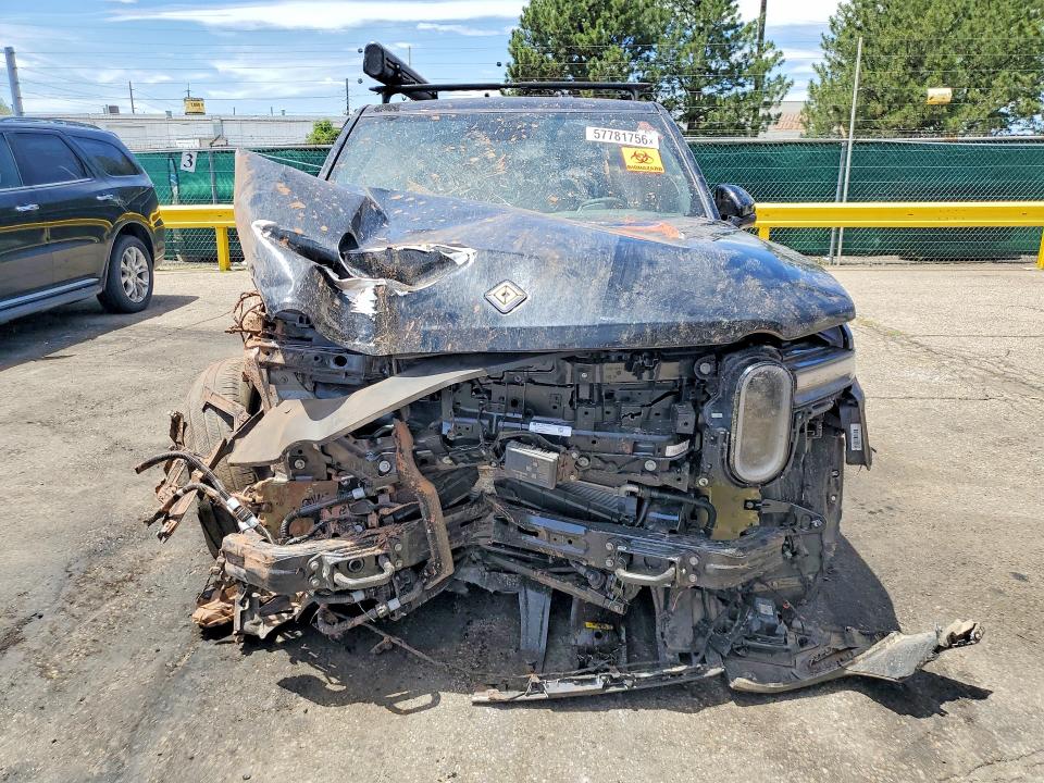 2026 Rivian R1s VIN 7PDSGABP3TN089065 COPART salvage auction — ROLLOVER, Co - Public - Salvage Title, sold $4,400 on 2026-09-08 (photo 5)