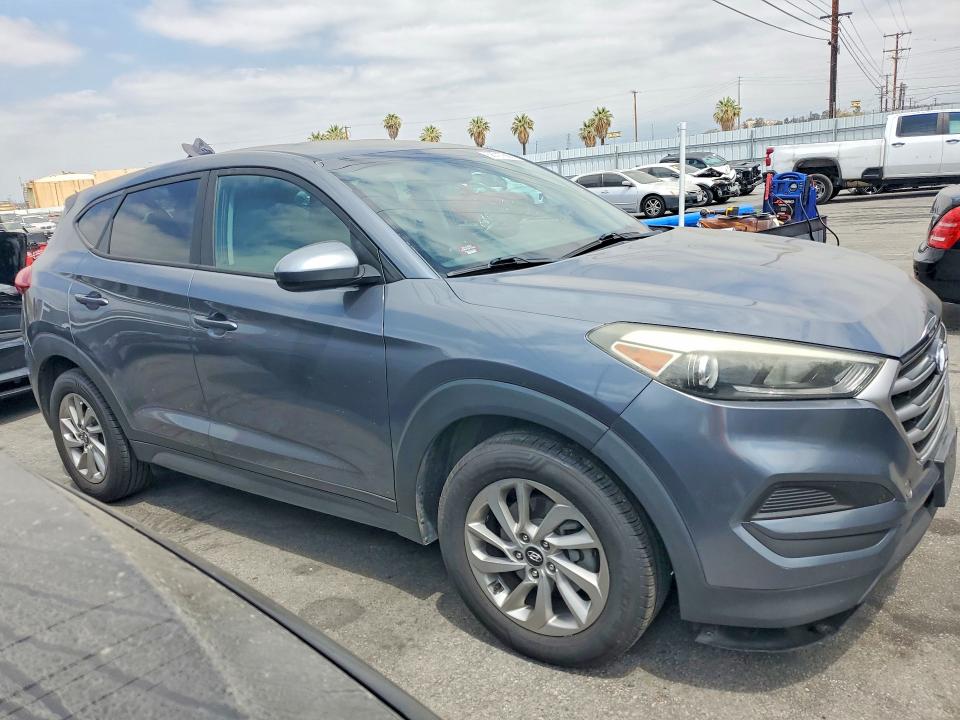 2017 Hyundai Tucson VIN KM8J23A47HU396252 COPART salvage auction — MINOR DENT/SCRATCHES, Ca - Dis/Dlr/Exp Only Clean Title, sold $1,550 on 2026-07-04 (photo 4)
