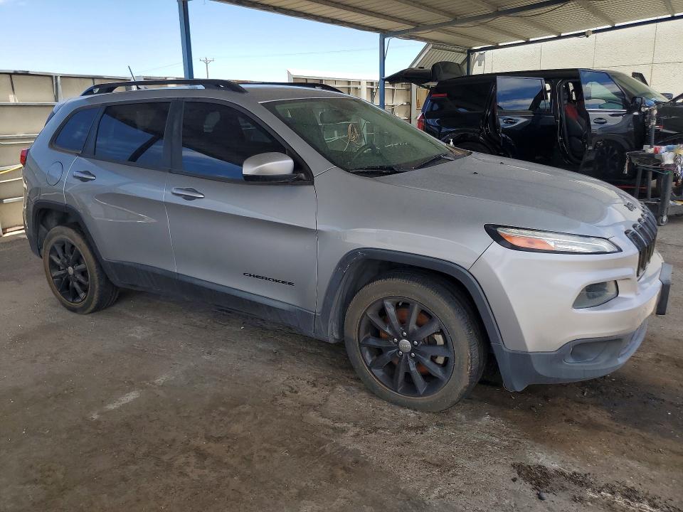 2014 Jeep Cherokee VIN 1C4PJLCS7EW300861 COPART salvage auction — MINOR DENT/SCRATCHES, Mt - Certificate Of Title, sold $1,350 on 2026-07-10 (photo 4)