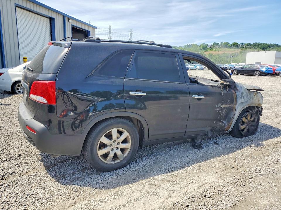 2013 Kia Sorento VIN 5XYKTCA6XDG411457 COPART salvage auction — BURN, PA - CERTIFICATE OF SALVAGE, sold $400 on 2026-07-15 (photo 3)