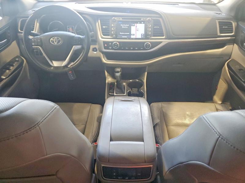 2016 Toyota VIN 5TDDKRFHXGS313254 COPART salvage auction — SIDE, Mo - Salvage Certificate Of Title, sold $9,200 on 2026-07-27 (photo 8)
