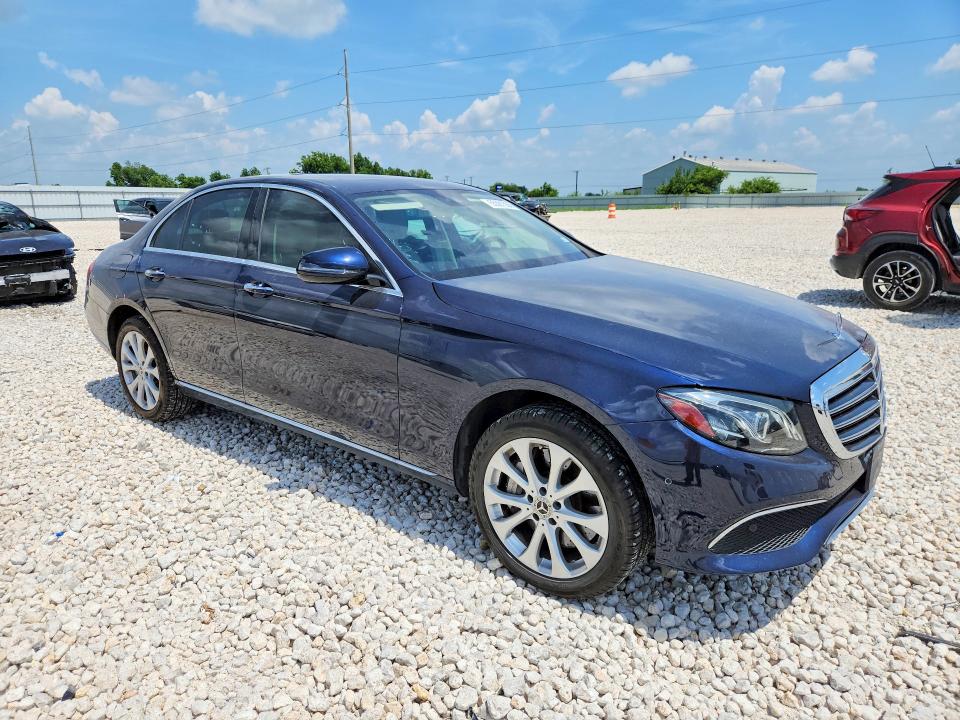 2018 Mercedes-benz VIN WDDZF6GB1JA417709 COPART salvage auction — SIDE, Tx - Salvage Vehicle Title, sold $14,300 on 2026-07-09 (photo 4)
