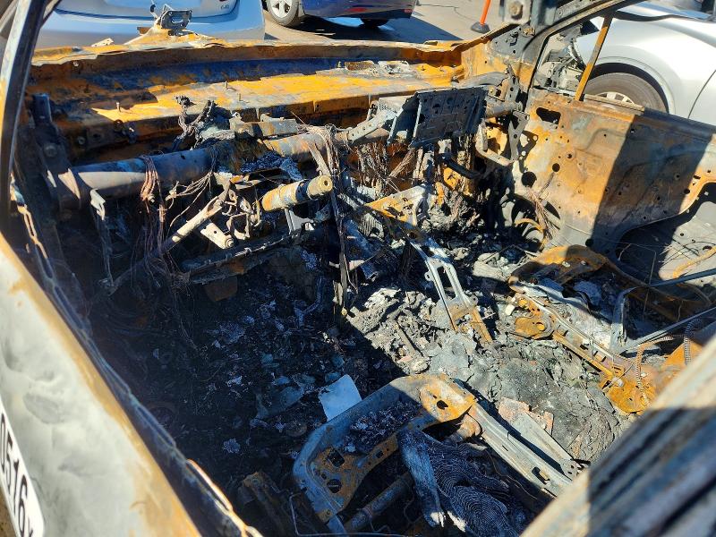 2021 Toyota Sienna VIN 5TDYSKFC6MS028298 COPART salvage auction — BURN, CT - CERT OF TITLE-PARTS ONLY SALVA, sold $500 on 2026-07-17 (photo 8)