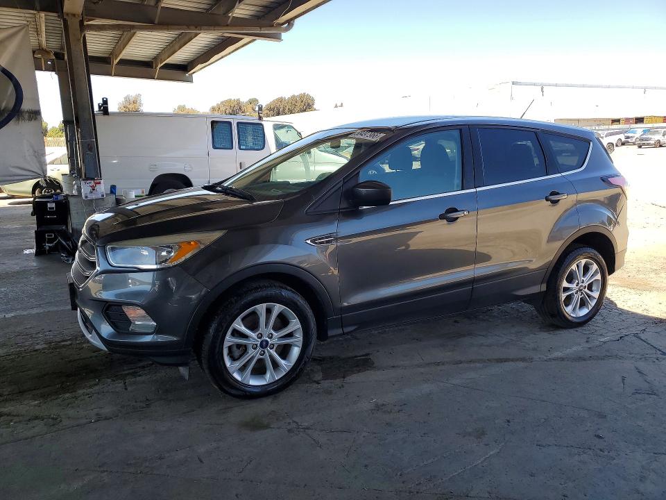 2017 Ford Escape VIN 1FMCU9GD6HUE39346 COPART salvage auction — MINOR DENT/SCRATCHES, Ca - Dis/Dlr/Exp Only Clean Title, sold $450 on 2026-07-02 (photo 1)