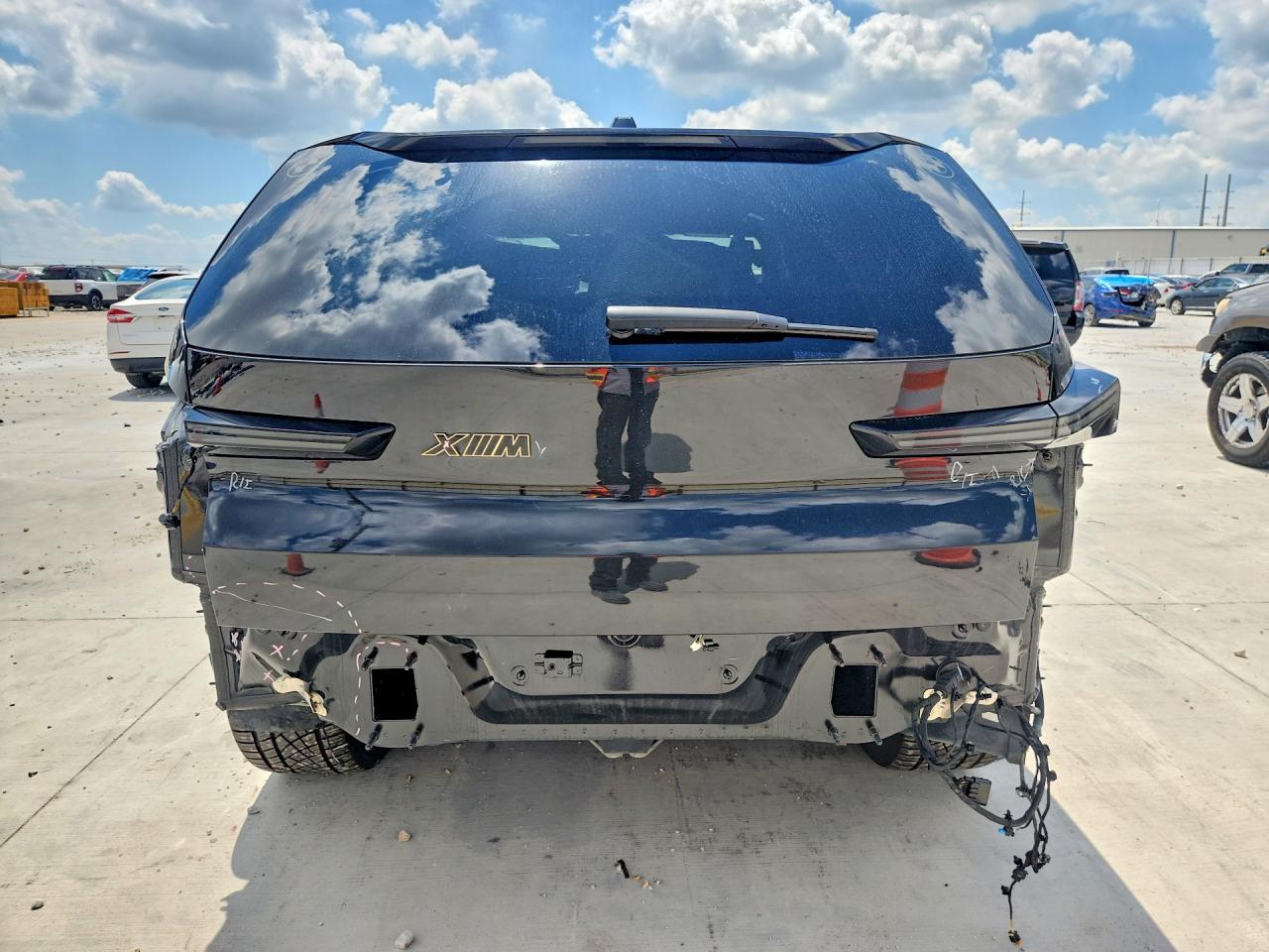 2023 BMW XM VIN 5YM23CS05P9S47414 COPART salvage auction — Rear End, TX - SALVAGE VEHICLE TITLE, sold $67,500 on 2026-08-11 (photo 6)