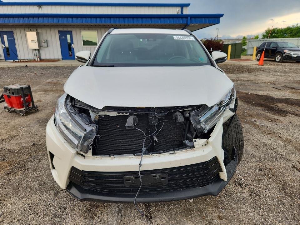 2017 Toyota VIN 5TDJZRFH1HS481980 COPART salvage auction — FRONT END, Wi - Junked Vehicle Bill Of Sale, sold $6,900 on 2026-07-14 (photo 5)