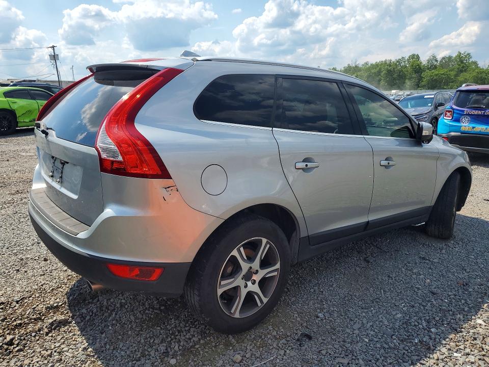 2012 Volvo Xc60 VIN YV4902DZ0C2263039 COPART salvage auction — REAR END, Nj - Certificate Of Title, sold $375 on 2026-08-04 (photo 3)