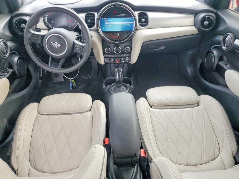 2024 Mini Cooper VIN WMW53DK03R2U72385 COPART salvage auction — FRONT END, FL - CERT OF TITLE SLVG REBUILDABLE, sold $6,200 on 2026-07-31 (photo 8)