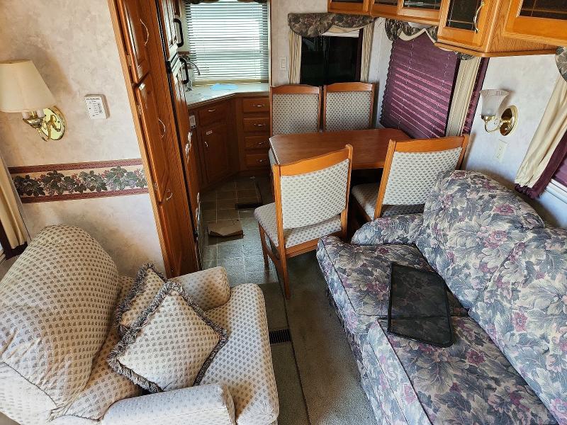 2004 Montana Trailer VIN 4YDF295234D510180 COPART salvage auction — SIDE, WA - BILL OF SALE, sold $1,050 on 2026-07-09 (photo 6)