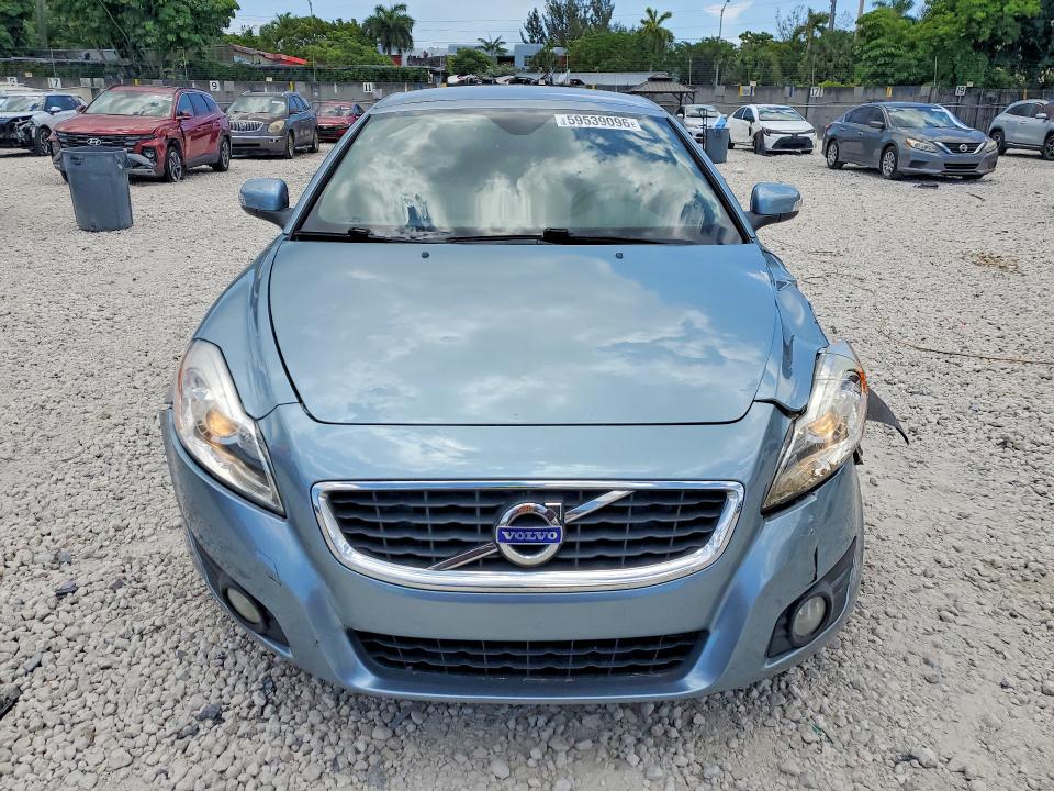 2012 Volvo C70 VIN YV1672MC1CJ127340 COPART salvage auction — SIDE, Fl - Cert Of Title Slvg Rebuildable, sold $400 on 2026-07-17 (photo 5)