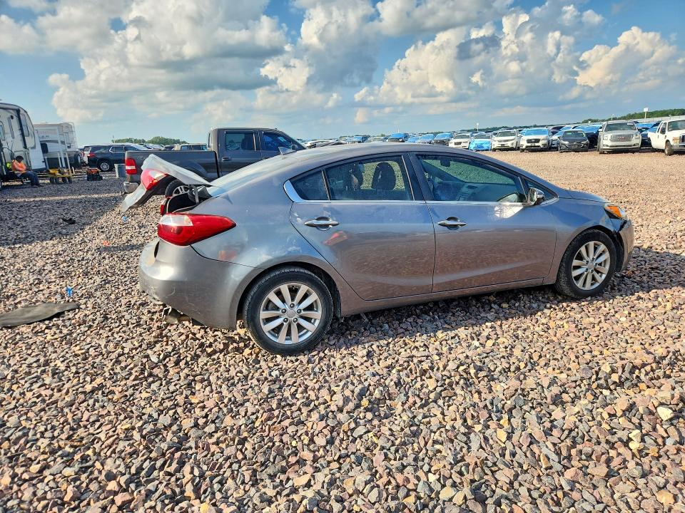 2015 Kia Forte VIN KNAFX4A82F5268400 COPART salvage auction — REAR END, Mo - Salvage Certificate Of Title, sold $625 on 2026-07-08 (photo 3)