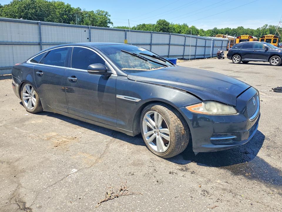 2011 Jaguar Xj series VIN SAJWA1CB3BLV08217 COPART salvage auction — NORMAL WEAR, Pa - Cert Of Title, sold $500 on 2026-07-21 (photo 4)