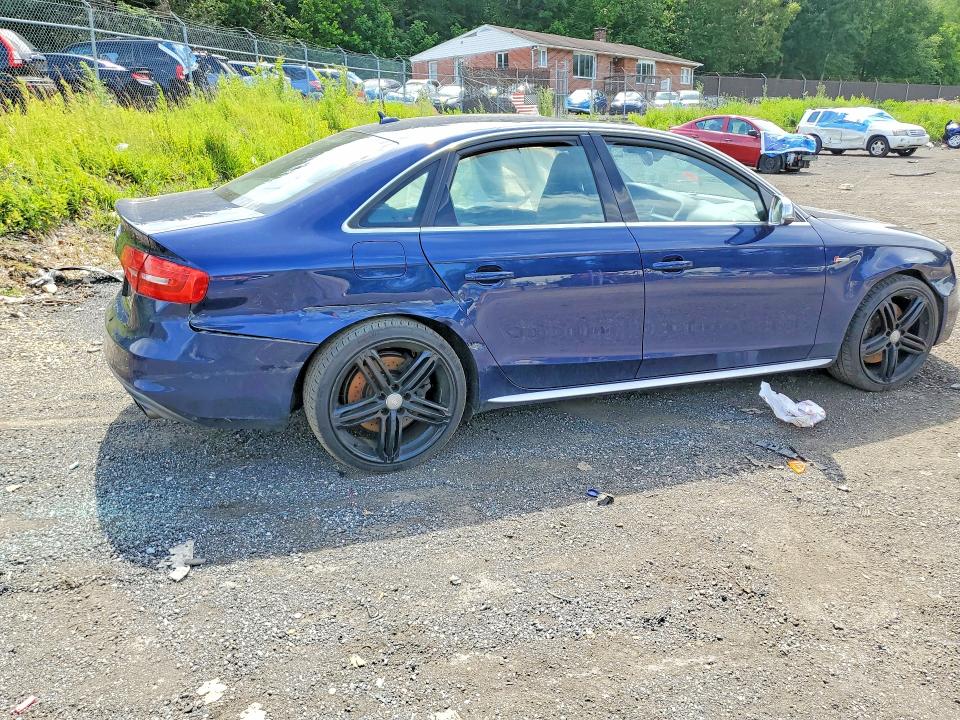 2025 Audi Rs4 VIN WAUDGAFL1EA147818 COPART salvage auction — SIDE, Md - Cert Of Salvage > 75% Damage, sold $750 on 2026-07-30 (photo 3)