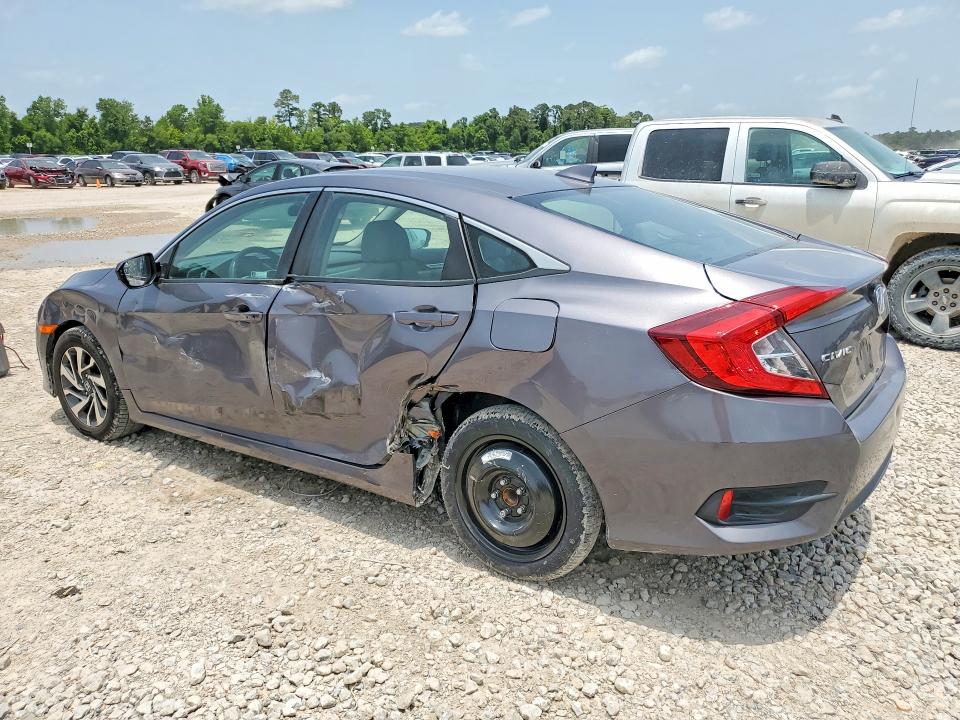 2018 Honda VIN 19XFC2F74JE040947 COPART salvage auction — SIDE, Tx - Salvage Vehicle Title, sold $5,600 on 2026-07-31 (photo 2)