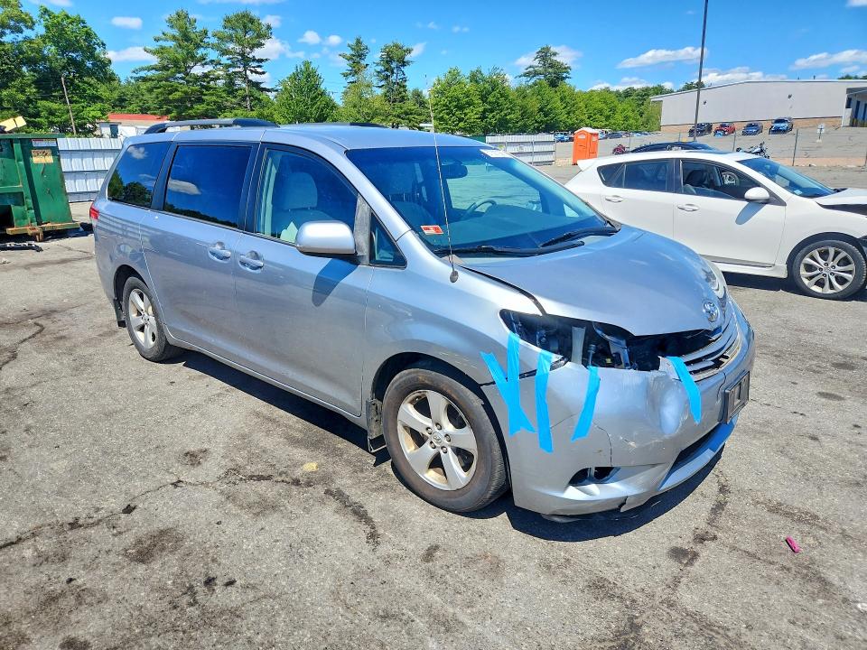 2013 Toyota Sienna VIN 5TDKK3DCXDS372831 COPART salvage auction — FRONT END, Wv - Salvage Certificate, sold $2,000 on 2026-07-16 (photo 4)