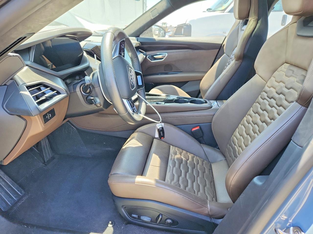 2024 Audi e-tron GT VIN WAUEJBFW9R7004561 COPART salvage auction — Front End, Sc - Salvage Title, sold $26,500 on 2026-08-18 (photo 7)