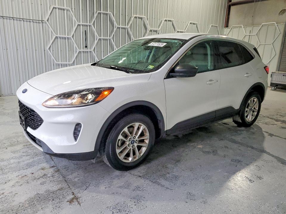 2022 Ford Escape VIN 1FMCU9G65NUB30660 COPART salvage auction — UNDERCARRIAGE, Nc - Dealer Only Clean Title, sold $5,400 on 2026-07-09 (photo 1)