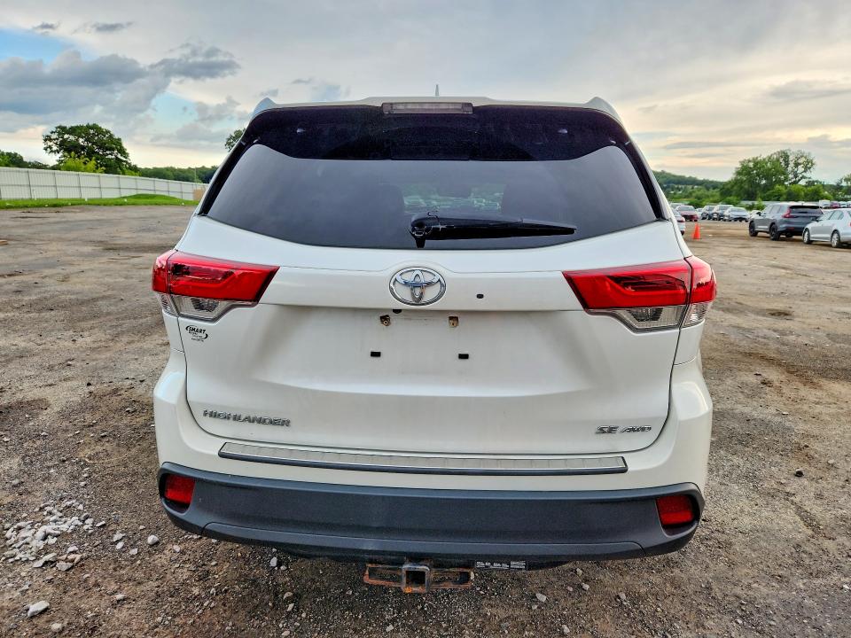 2017 Toyota VIN 5TDJZRFH1HS481980 COPART salvage auction — FRONT END, Wi - Junked Vehicle Bill Of Sale, sold $6,900 on 2026-07-14 (photo 6)