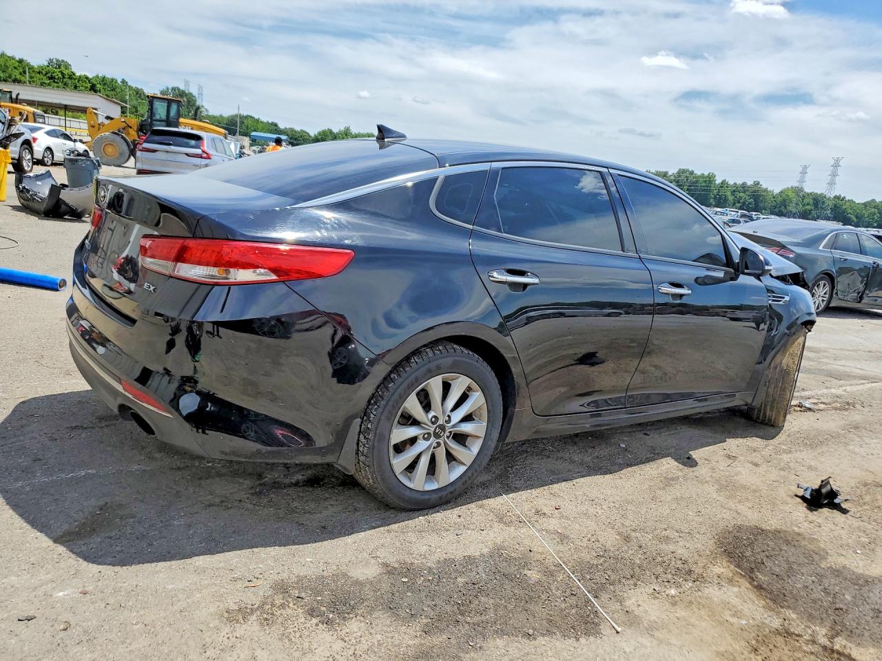 2017 Kia Optima VIN 5XXGU4L35HG129457 COPART salvage auction — Front End, TN - SALVAGE CERTIFICATE, sold $425 on 2026-07-09 (photo 3)