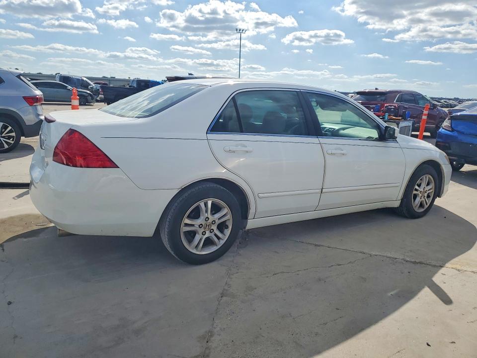 2007 Honda Accord VIN 1HGCM56717A164396 COPART salvage auction — HAIL, Tx - Certificate Of Title, sold $1,050 on 2026-07-09 (photo 3)