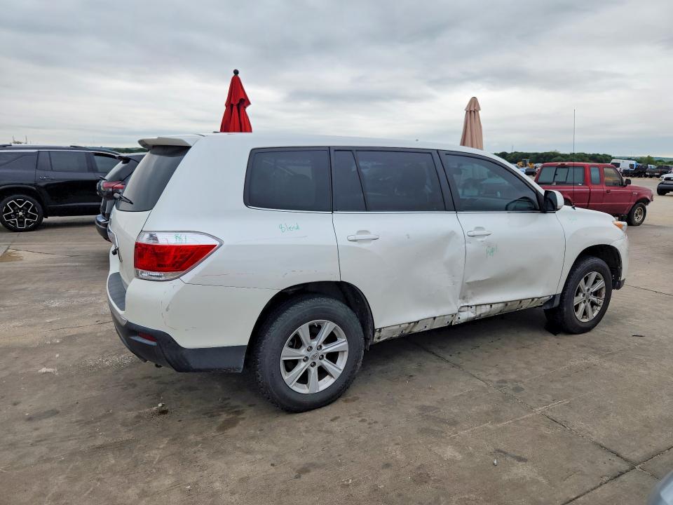 2011 Toyota Highlander VIN 5TDZA3EH6BS007796 COPART salvage auction — SIDE, TX - SALVAGE VEHICLE TITLE, sold $4,300 on 2026-07-23 (photo 3)