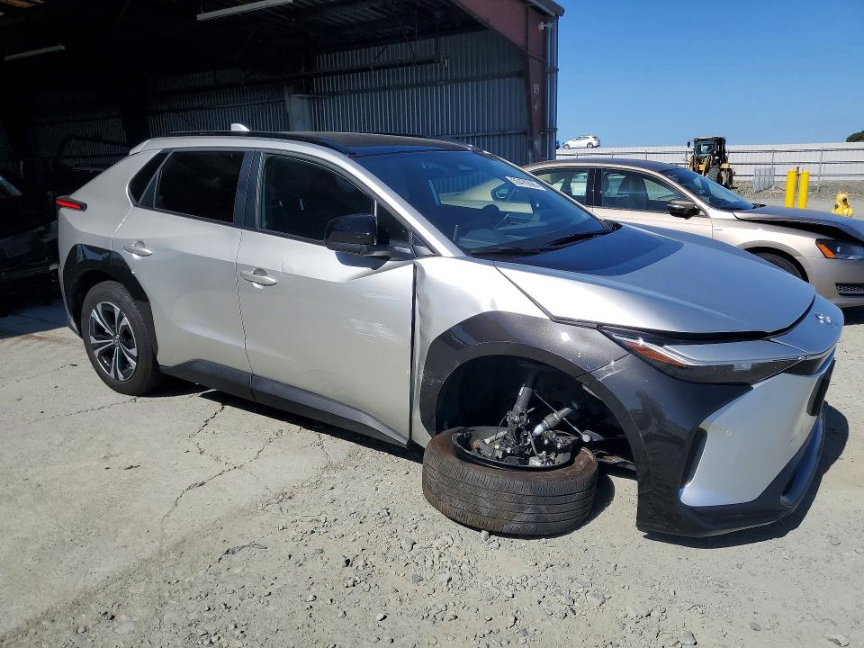 2025 Toyota Bz4x VIN JTMAAAAAXSA055616 COPART salvage auction — UNDERCARRIAGE, Ca - Salvage Certificate, sold $12,200 on 2026-07-16 (photo 4)