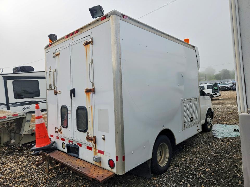 2006 Chevrolet Express 2500 VIN 1GBJG31U961219663 COPART salvage auction — NORMAL WEAR, WI - CERTIFICATE OF TITLE, sold $525 on 2026-07-09 (photo 3)