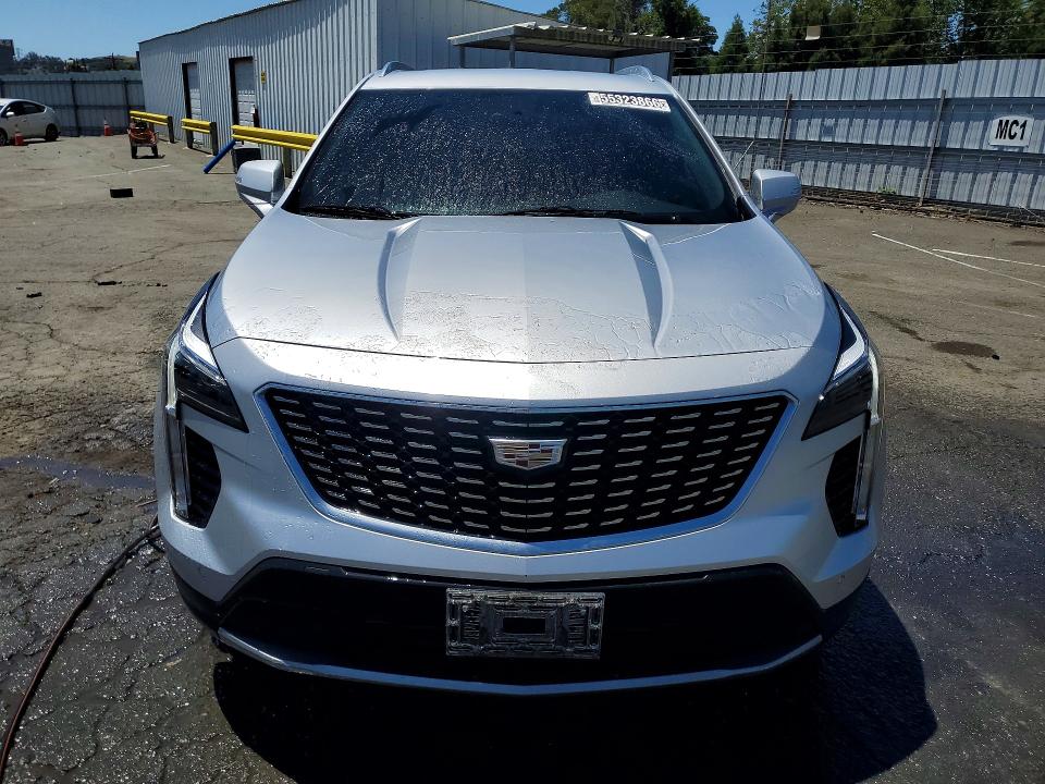 2022 Cadillac Xt4 VIN 1GYFZCR48NF135622 COPART salvage auction — MINOR DENT/SCRATCHES, CA - CERTIFICATE OF TITLE, sold $13,000 on 2026-07-14 (photo 5)
