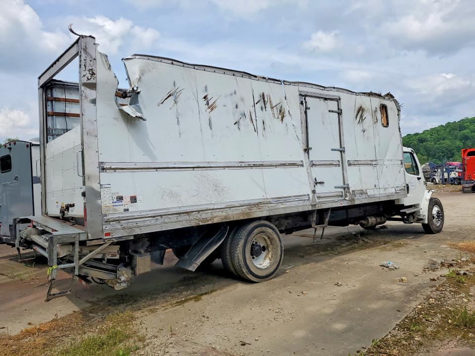 2022 Frht - freightliner VIN 3ALACWFC1NDMV5345 COPART salvage auction — ROLLOVER, PA - CERTIFICATE OF SALVAGE, sold $80 on 2026-07-29 (photo 3)
