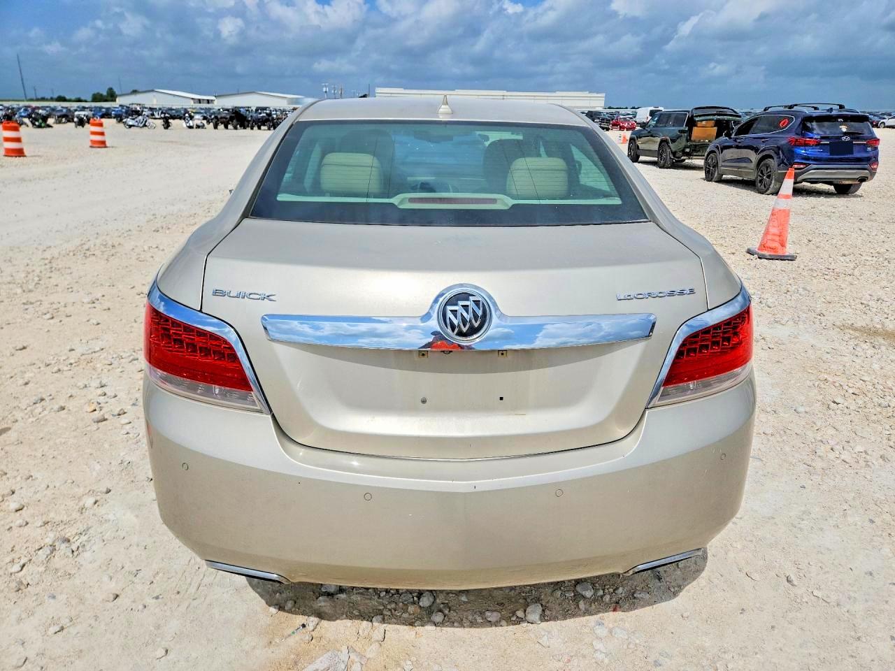 2013 Buick LaCrosse VIN 1G4GF5E38DF164267 COPART salvage auction — Side, TX - SALVAGE VEHICLE TITLE, sold $275 on 2026-07-09 (photo 6)