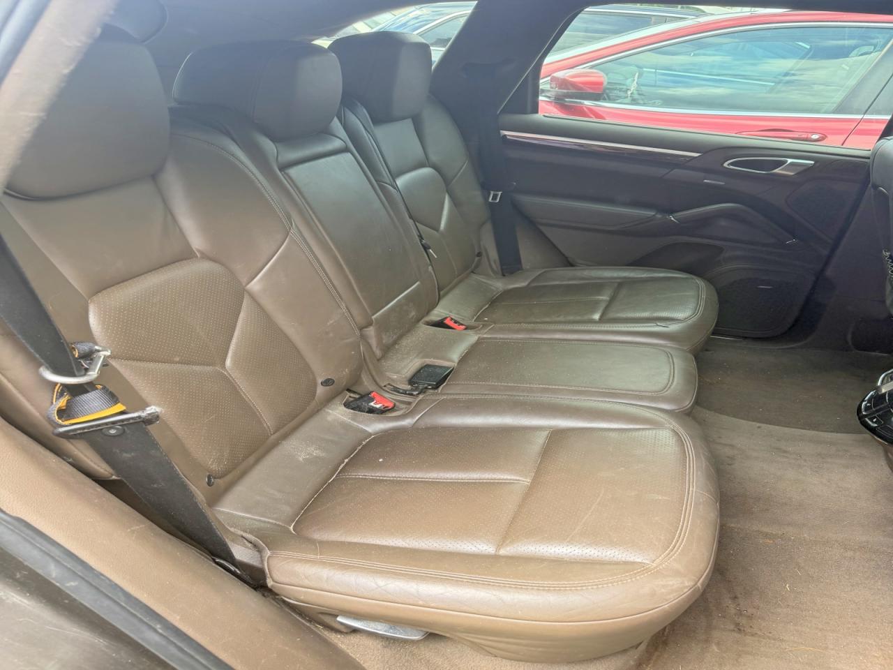 2012 Porsche Cayenne VIN WP1AE2A27CLA91108 COPART salvage auction — Minor Dent/Scratches, ME - DEALER ONLY CLEAN TITLE (P), sold $1,050 on 2026-07-02 (photo 6)