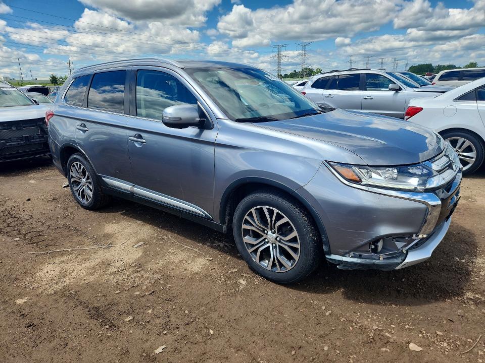 2017 Mitsubishi Outlander VIN JA4AD3A32HZ070846 COPART salvage auction — NORMAL WEAR, IL - CERTIFICATE OF TITLE, sold $1,600 on 2026-07-30 (photo 4)