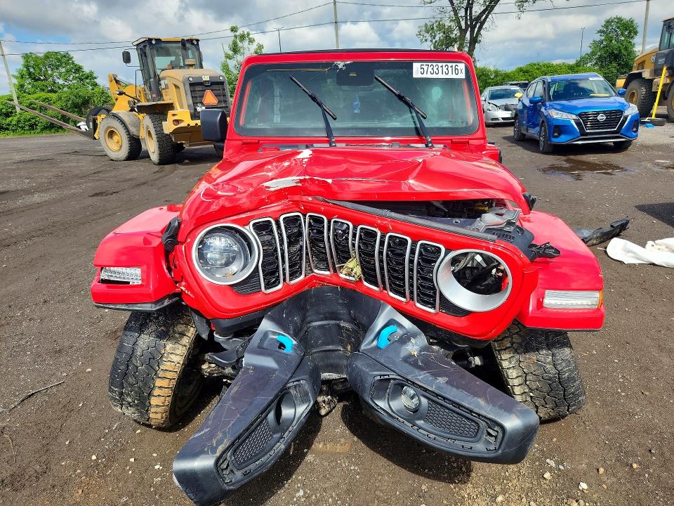 2024 Jeep Wrangler / VIN 1C4RJXP60RW198709 COPART salvage auction — FRONT END, Qc - Irrecuperable, sold $5,000 on 2026-08-18 (photo 5)