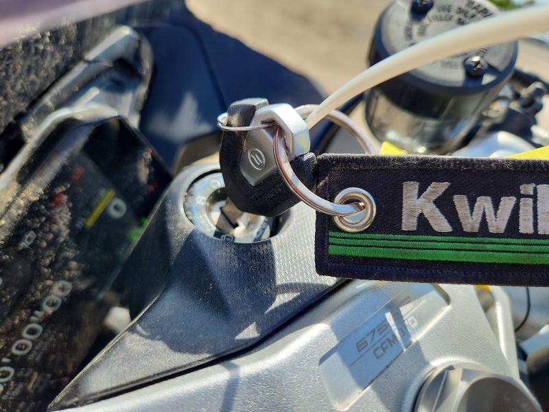 2025 Cf moto 675ss VIN LCEPEVLP6S6000753 COPART salvage auction — FRONT END, WI - CERT OF TITLE-SALVAGE VEHICLE, sold $425 on 2026-07-16 (photo 8)