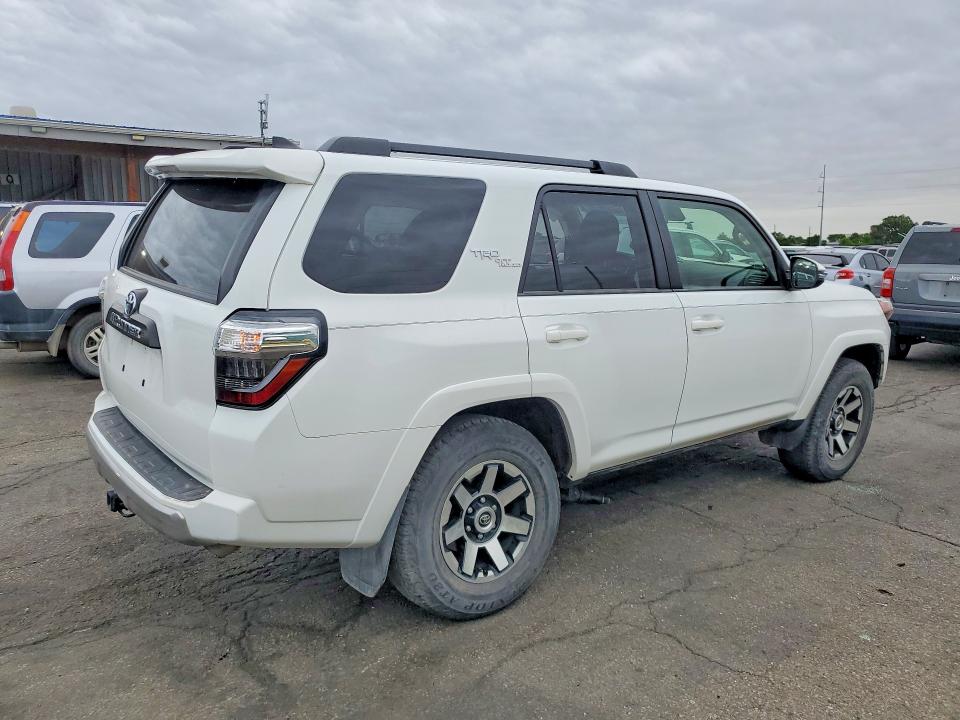 2021 Toyota 4runner VIN JTERU5JRXM5951168 COPART salvage auction — SIDE, Co - Public - Salvage Title, sold $875 on 2026-07-30 (photo 3)