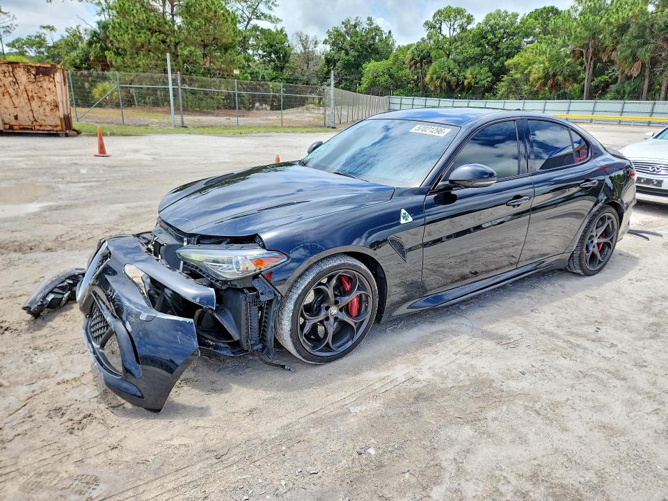2017 Alfa romeo Giulia VIN ZARFAEAV2H7518277 COPART salvage auction — FRONT END, FL - CERT OF TITLE SLVG REBUILDABLE, sold $3,600 on 2026-07-29 (photo 1)
