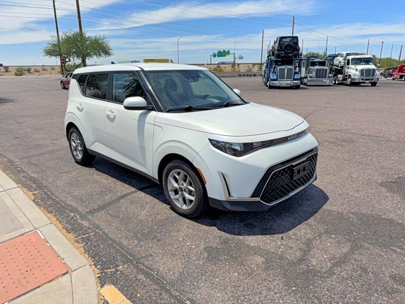 2023 Kia Soul VIN KNDJ23AU7P7877409 COPART salvage auction — NORMAL WEAR, Ca - Certificate Of Title (P), sold $5,600 on 2026-07-13 (photo 1)