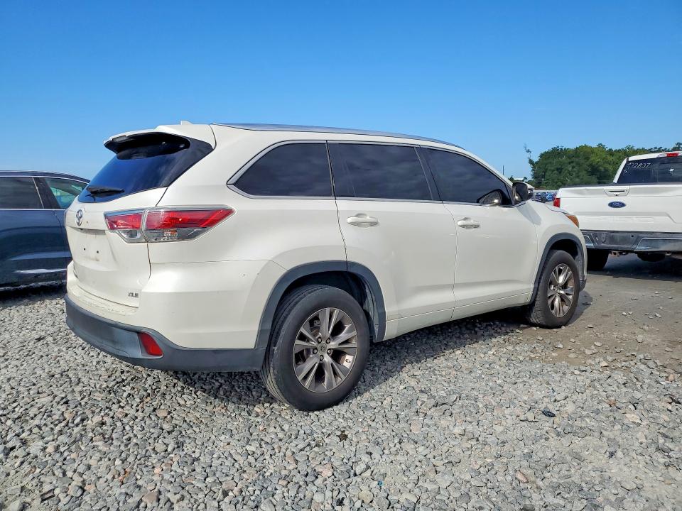 2015 Toyota Highlander VIN 5TDKKRFH2FS100854 COPART salvage auction — MINOR DENT/SCRATCHES, Fl - Certificate Of Title (P), sold $6,300 on 2026-07-27 (photo 3)