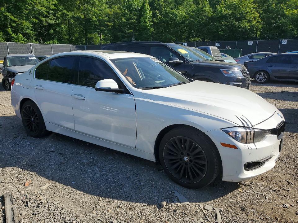 2015 BMW 3er VIN WBA3B3G51FNT19684 COPART salvage auction — FRONT END, Md - Cert Of Salvage > 75% Damage, sold $4,150 on 2026-08-09 (photo 4)