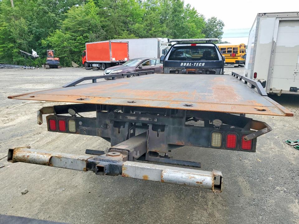 2022 Ford F-550 Super Duty VIN 1FDUF5GN4NDA13103 COPART salvage auction — SIDE, Md - Cert Of Salvage > 75% Damage, sold $4,950 on 2026-08-06 (photo 6)