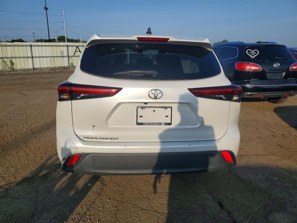 2022 Toyota Highlander VIN 5TDCZRAH6NS123611 COPART salvage auction — SIDE, Mi - Dealer Only Clean Title, sold $14,800 on 2026-07-24 (photo 6)