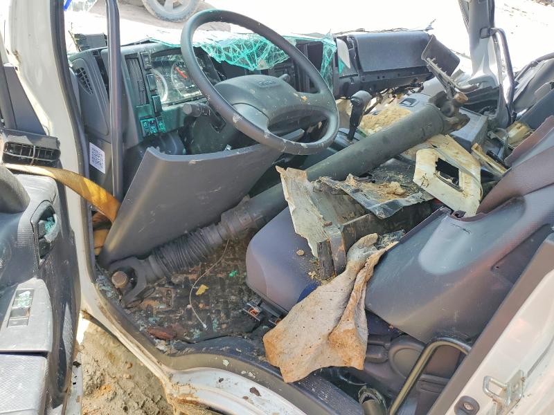 2025 Isuzu VIN 54DK6S1F6SSA02427 COPART salvage auction — FRONT END, Tx - Salvage Vehicle Title, sold $1,150 on 2026-07-17 (photo 8)