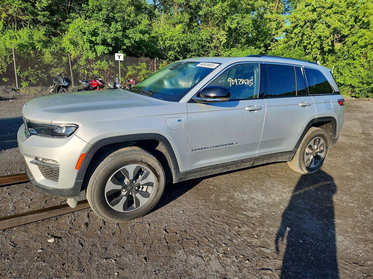 2023 Jeep Grand Cherokee VIN 1C4RJYB67PC623581 — COPART salvage auction photo